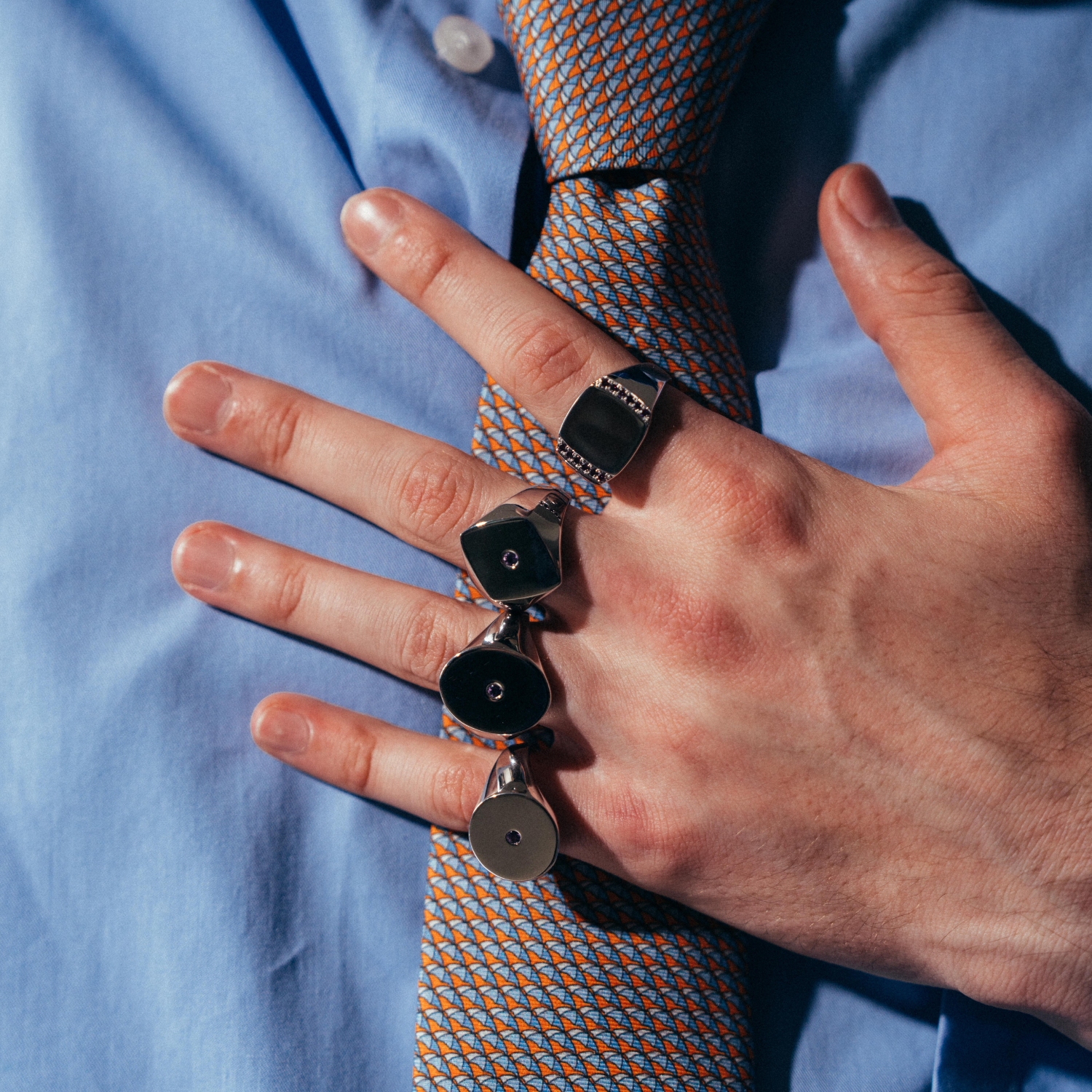 Deals Crest Ring