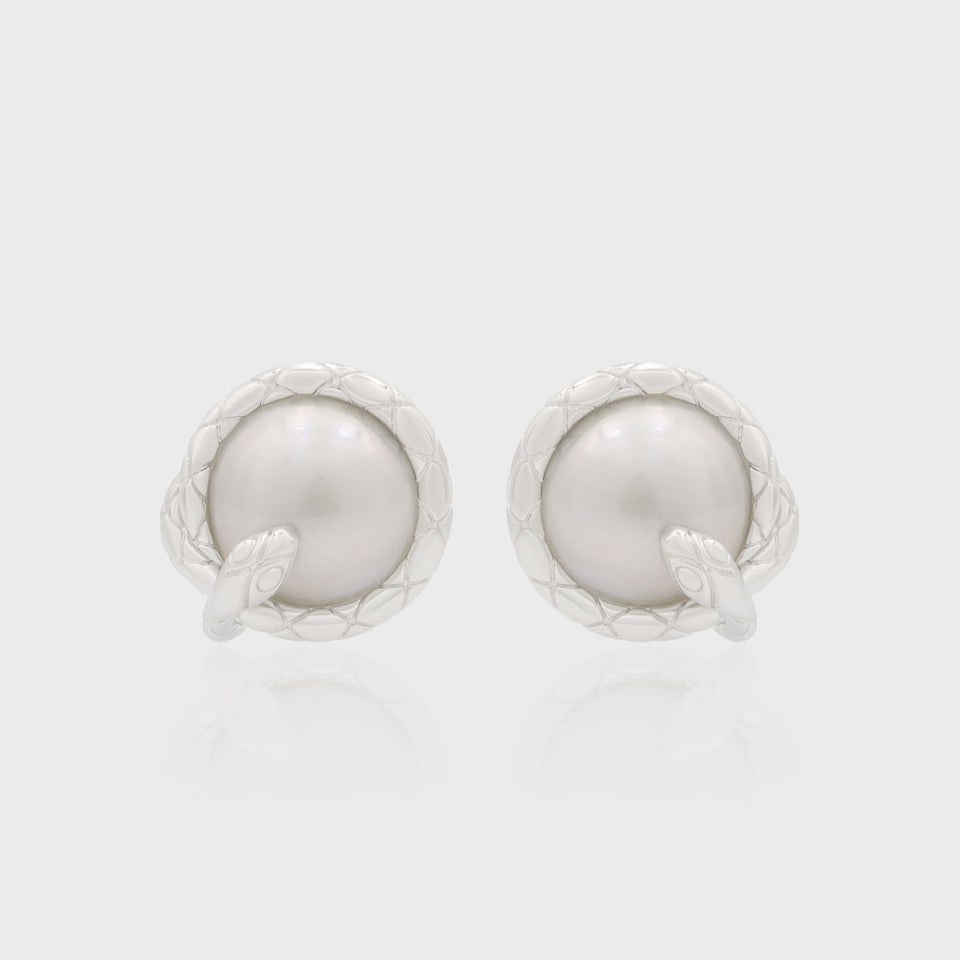 Front View of Player Triumphus Cufflink