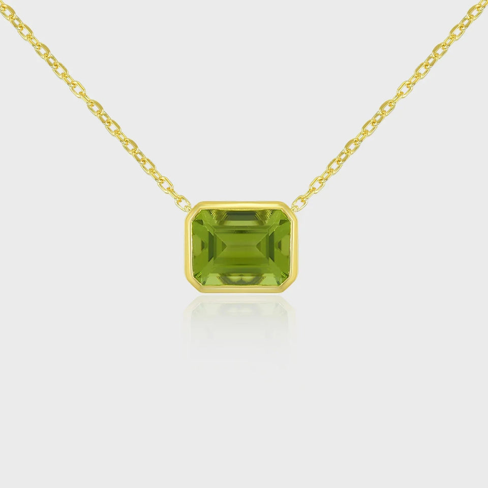 Heir Duke Peridot Necklace in Yellow Gold