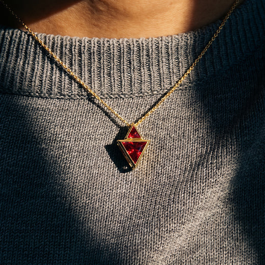 Heir Fang Necklace in Yellow Gold
