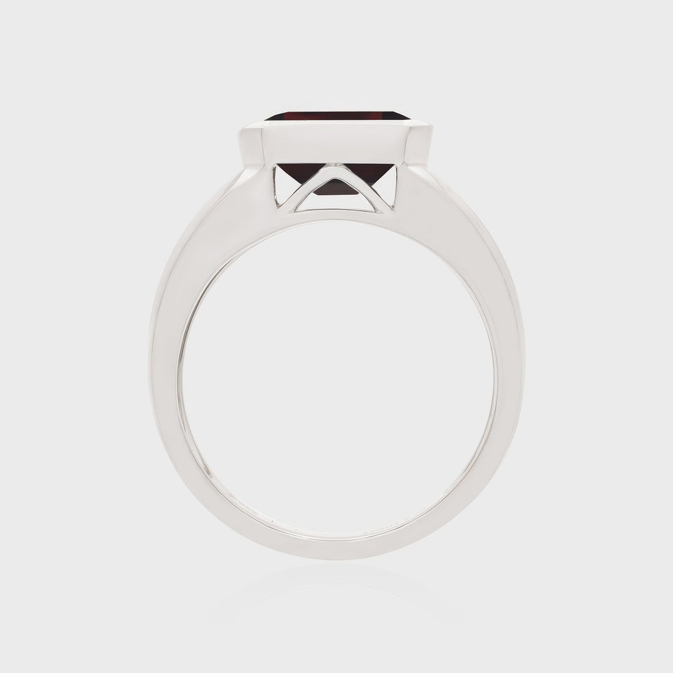 Heir Crimson Ring, White 