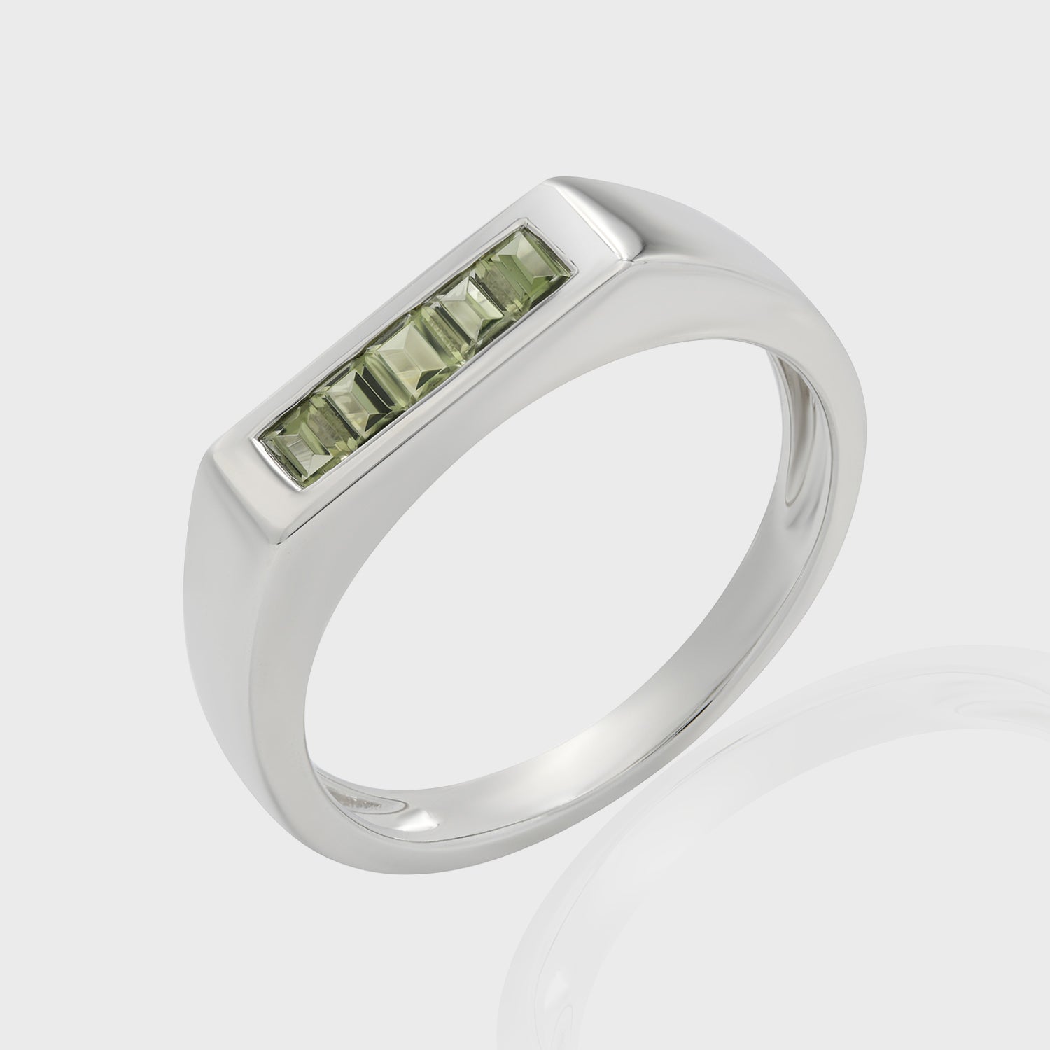 Heir Tang Ring